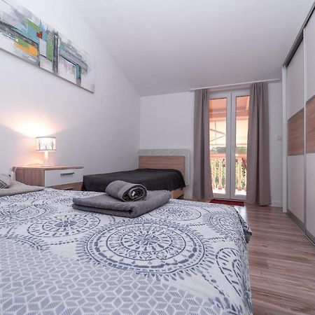 Apartment Shurida Pola Esterno foto